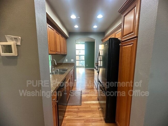 Building Photo - 2327 S I St