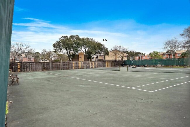 Building Photo - 9495 Fondren Rd