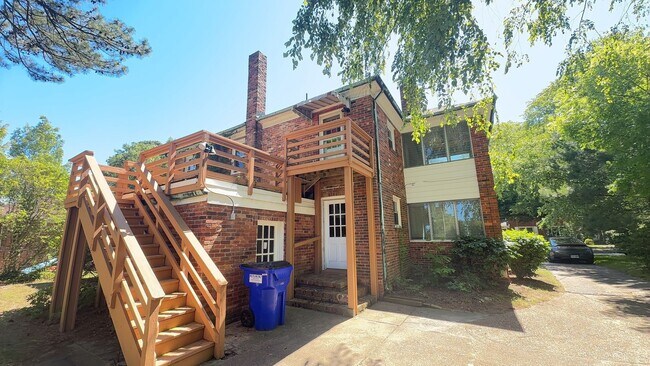 Building Photo - Charming 2BR with Sunroom, Hardwood Floors & Lawn Care Included