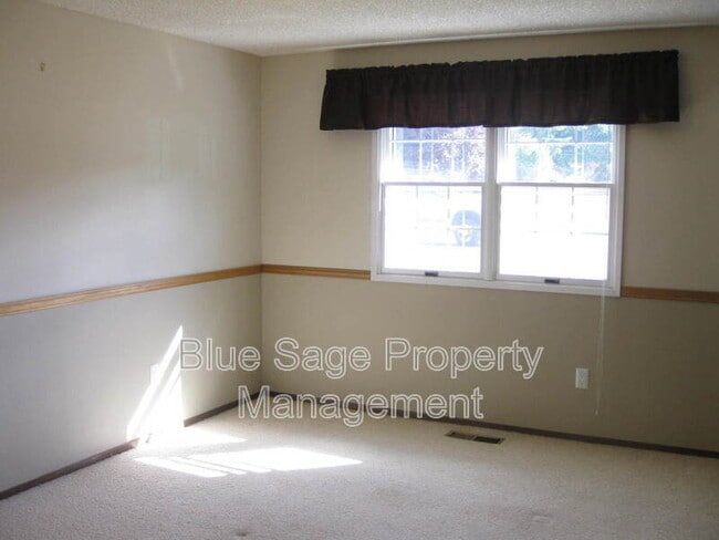 Building Photo - 132 Bridge Ln