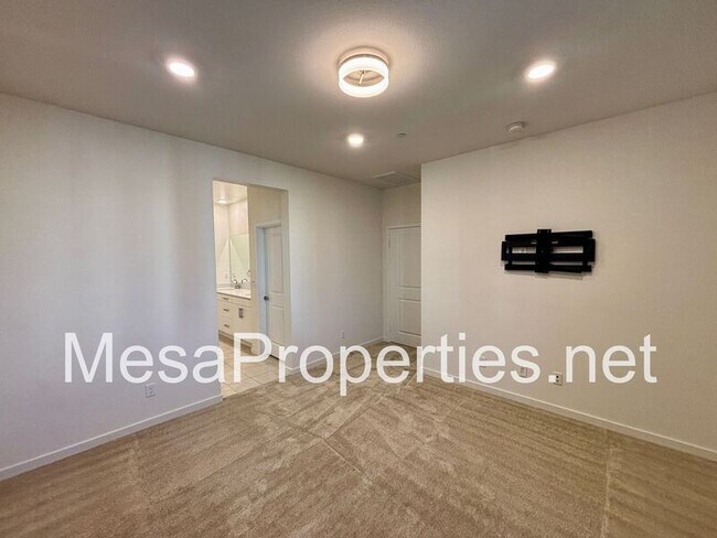 Building Photo - 3550 E Pollock St