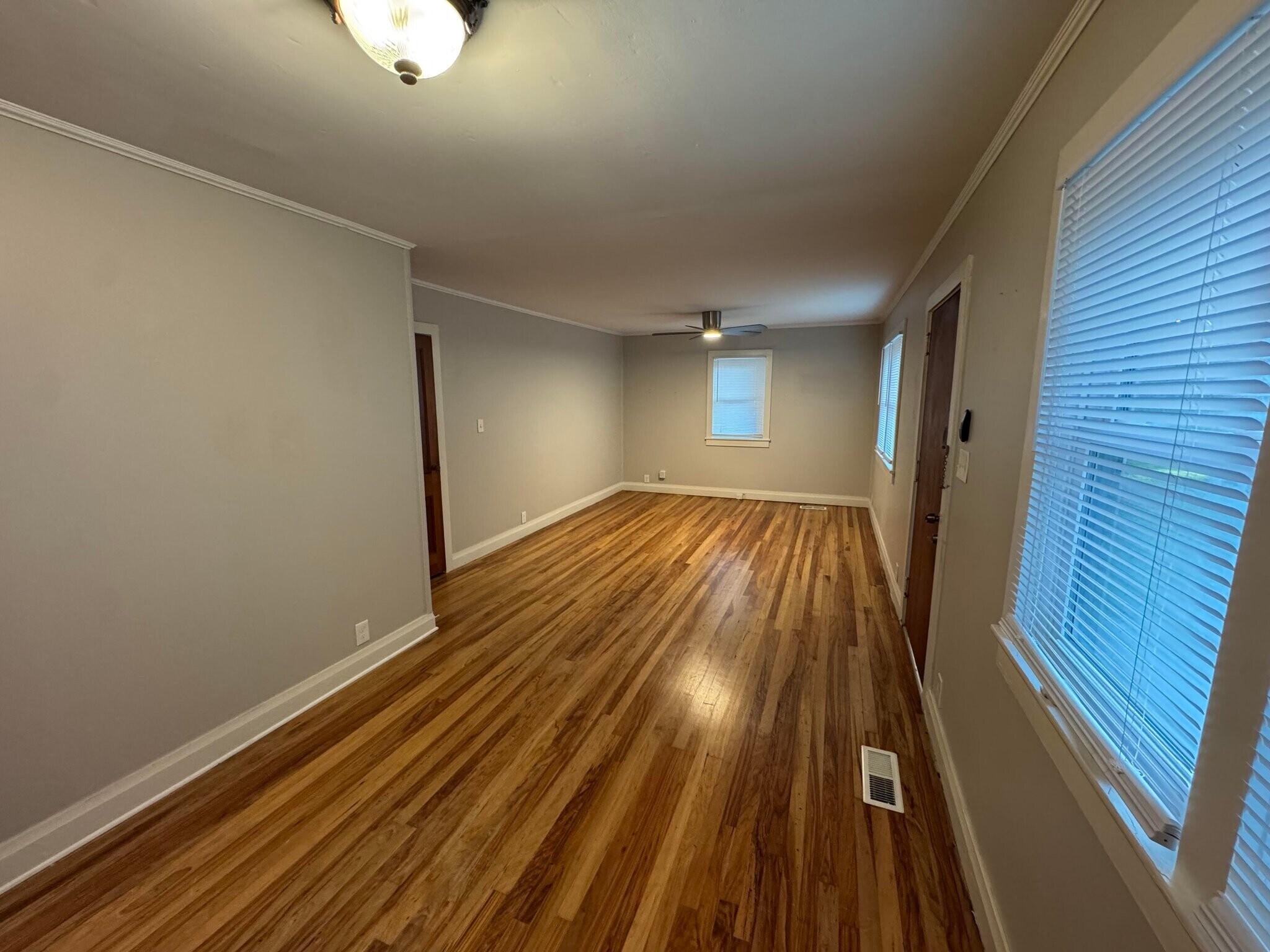 Building Photo - 116 Stewart St