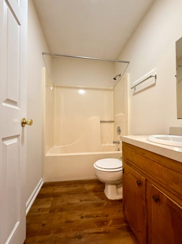 Building Photo - 1442 Riverview Rd