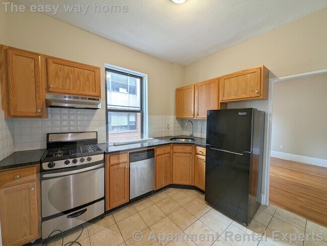 Primary Photo - 77 Hancock St