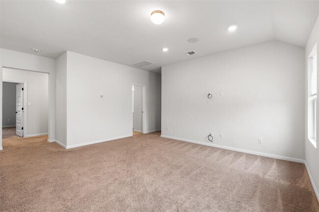 Building Photo - 2516 Walking Y Rd