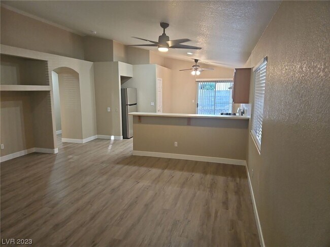 Building Photo - 2529 Vía Di Autostrada