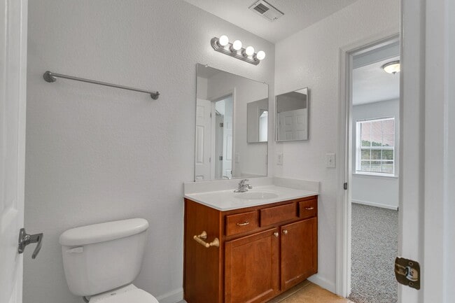 Building Photo - Beautiful 3 Bed/2.5 Bath located in Shingle Landing, Moyock NC