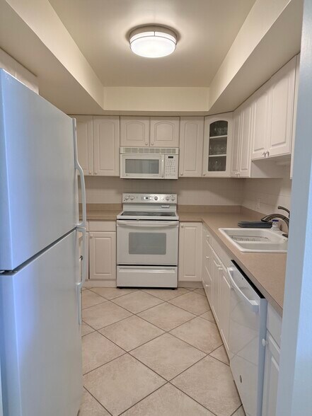 Building Photo - 125 Ocean Ave