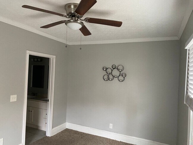 Building Photo - 2 Bedroom 2 Bathroom Single Family Home Franklinton