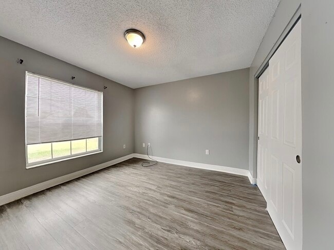 Building Photo - 6099 Colchester Ave