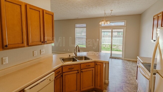 Building Photo - 4110 Ivanhoe St