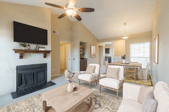 Building Photo - Summer Bend