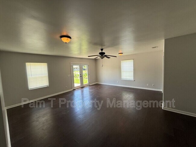 Building Photo - 105 Laurelwood Dr
