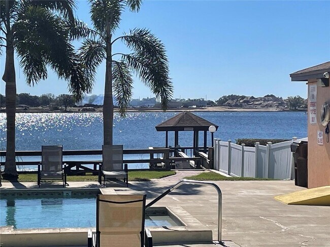 Building Photo - 687 Lake Dexter Cir