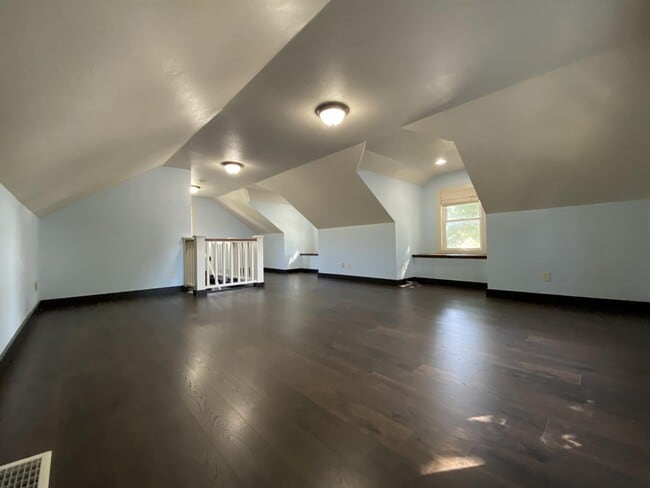 Building Photo - 1863-17 1/2 17 1/2 St NW