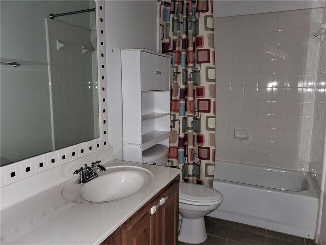 Building Photo - 2017 Burl Ln