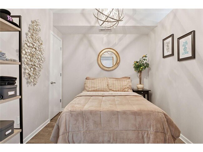 Building Photo - 640 Main St N