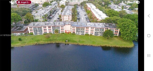 Building Photo - 1080 Del Lago Cir