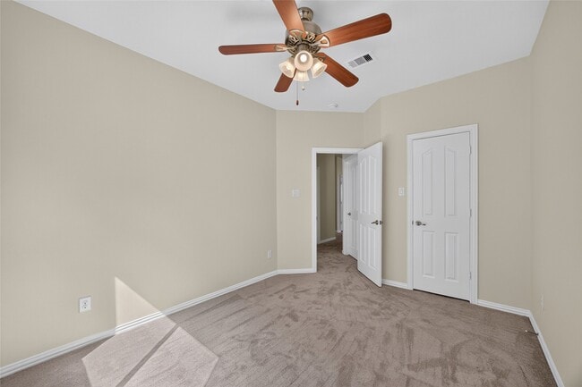 Building Photo - 24715 Hikers Bend Dr