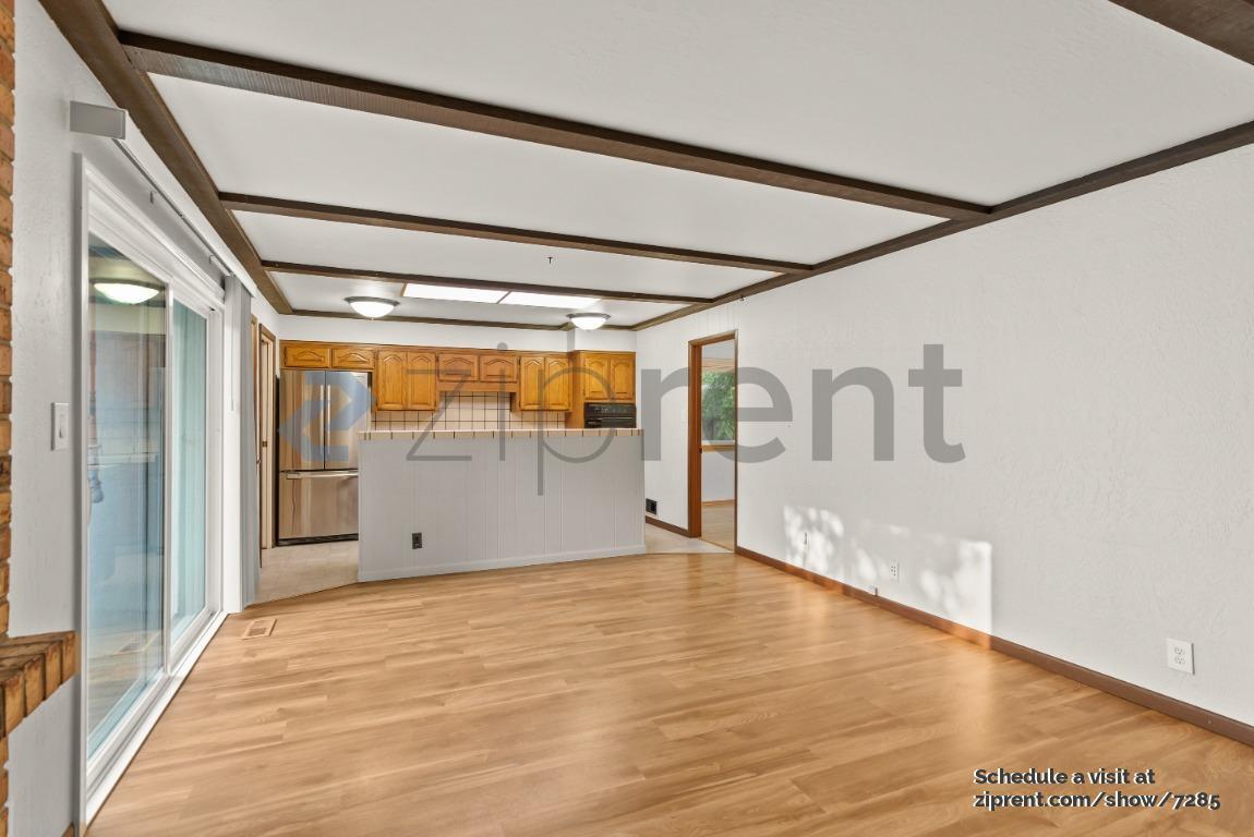 Building Photo - 1349 Thunderbird Ave