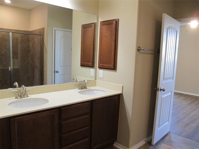 Building Photo - 6109 Mantalcino Dr