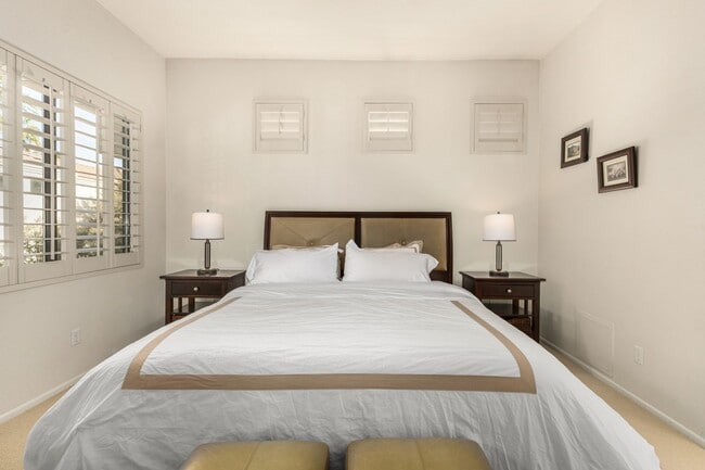 Building Photo - STUNNING Furnished OASIS 2 bed/2 bath Condo in McCormick Ranch