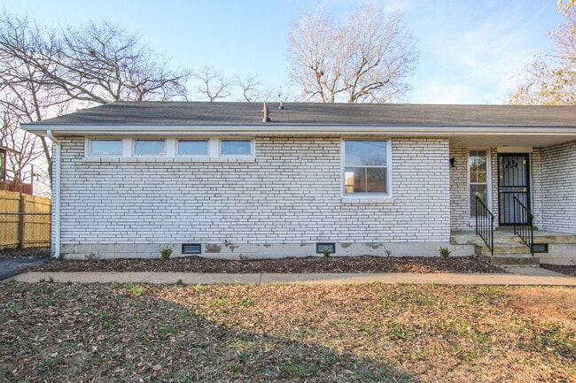 Building Photo - COMING SOON! Nashville! View the river fro...