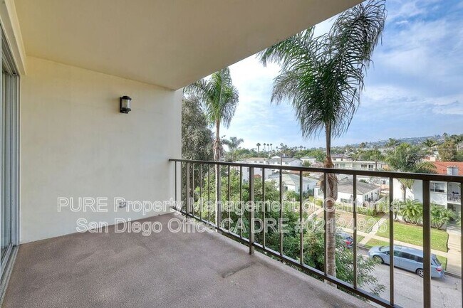 Building Photo - 4944 Cass St