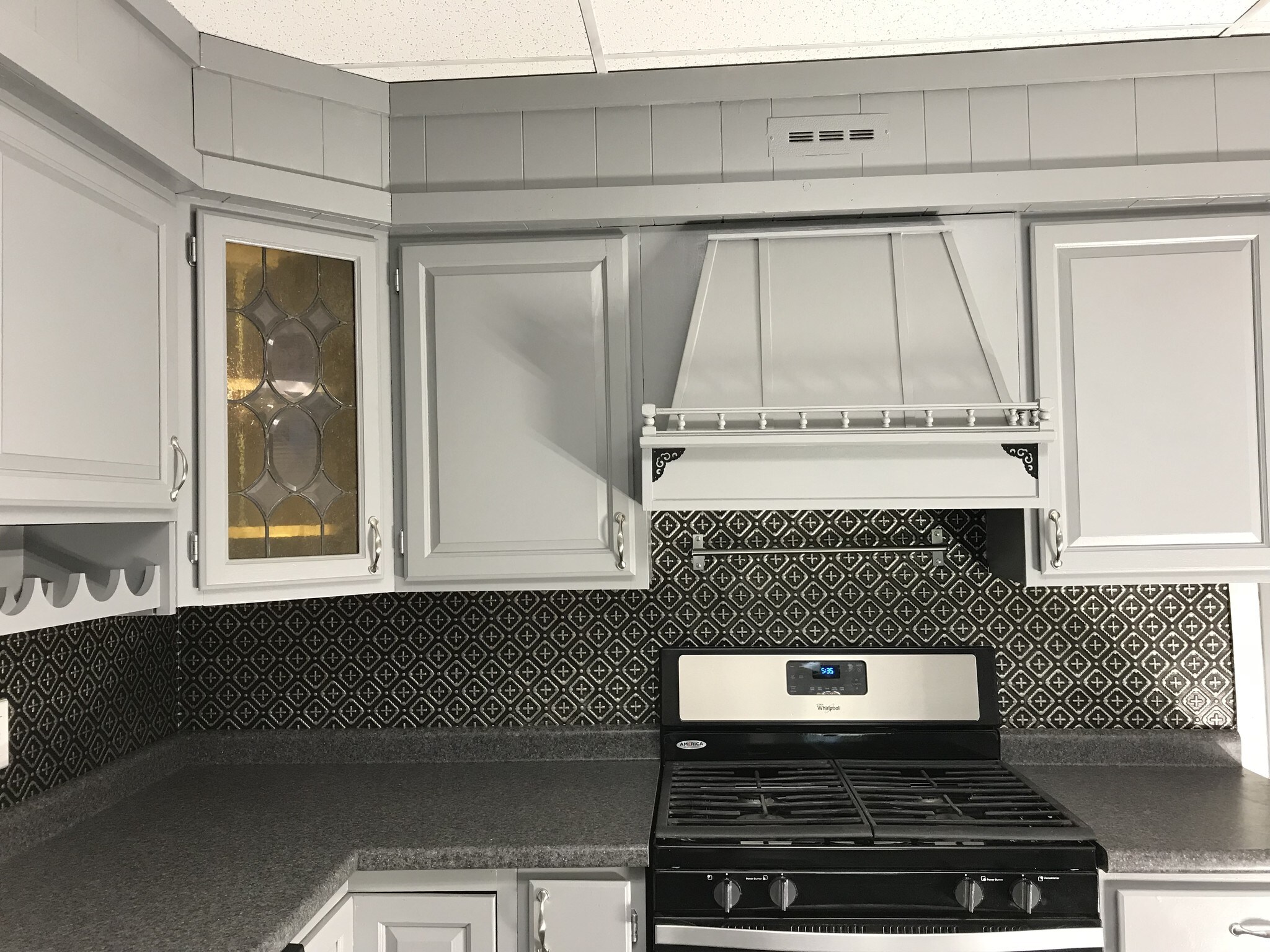 Kitchen-1c - 4045 5th Ave