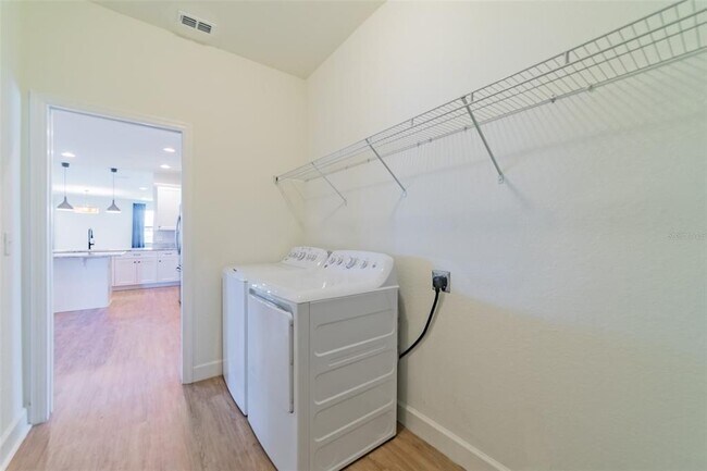 Building Photo - 570 Sanctuary Blvd