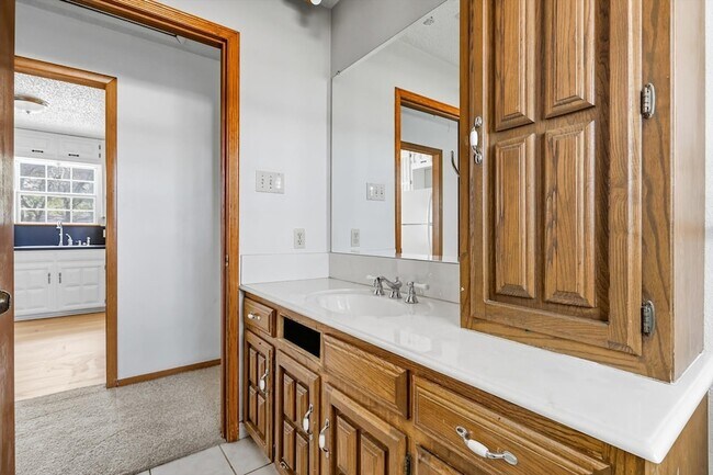 Building Photo - 5702 Teasley Ln