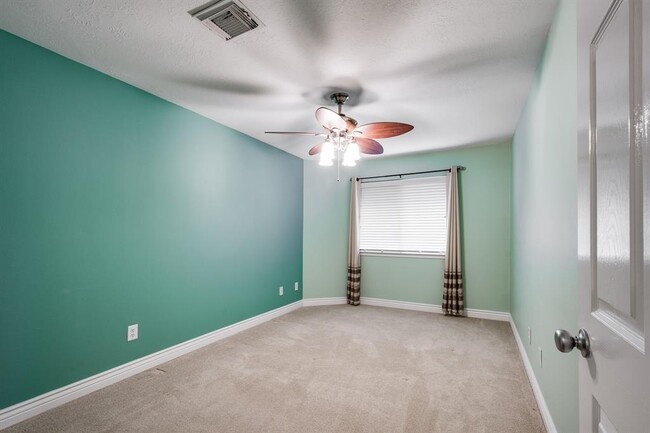 Building Photo - 5914 Shadow Creek Ct