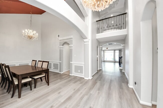 Building Photo - 14302 Jaubert Ct