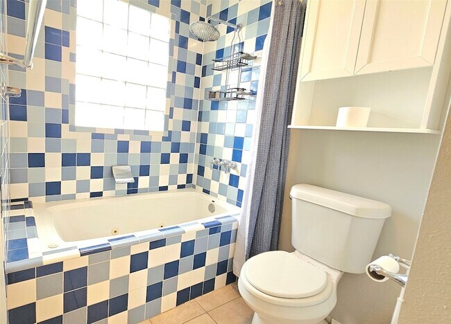 Building Photo - 5075 FM 5