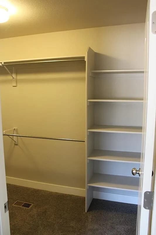 Building Photo - 2202 Mackinac St