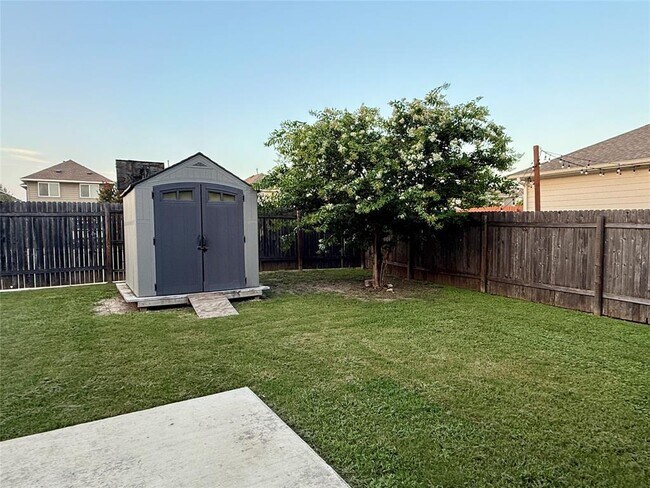 Building Photo - 202 Mossycup Dr