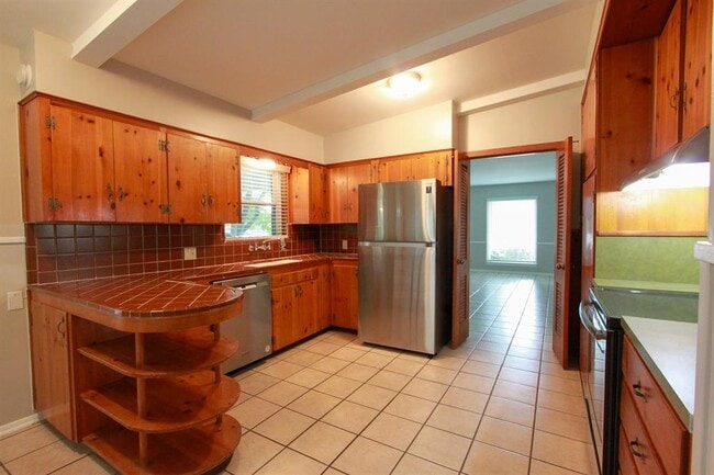 Building Photo - 5712 Fairlane Dr