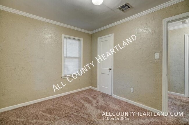 Building Photo - 2128 Hardin Dr