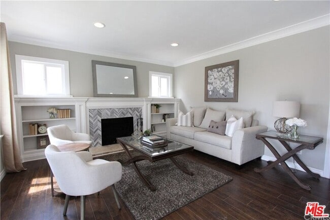 Building Photo - 3807 W 59th Pl