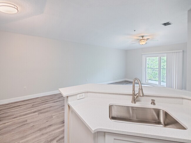 Building Photo - 6518 Swissco Drive, Unit 1234