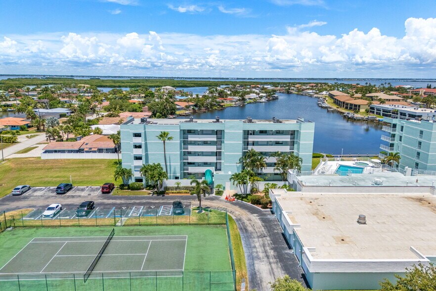 Building Photo - 1700 Commodore Blvd