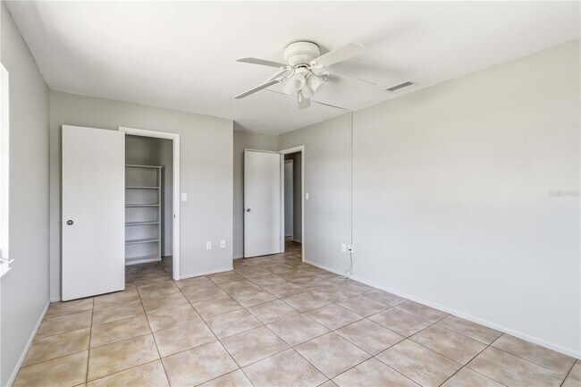 Building Photo - 304 Lantana Ave