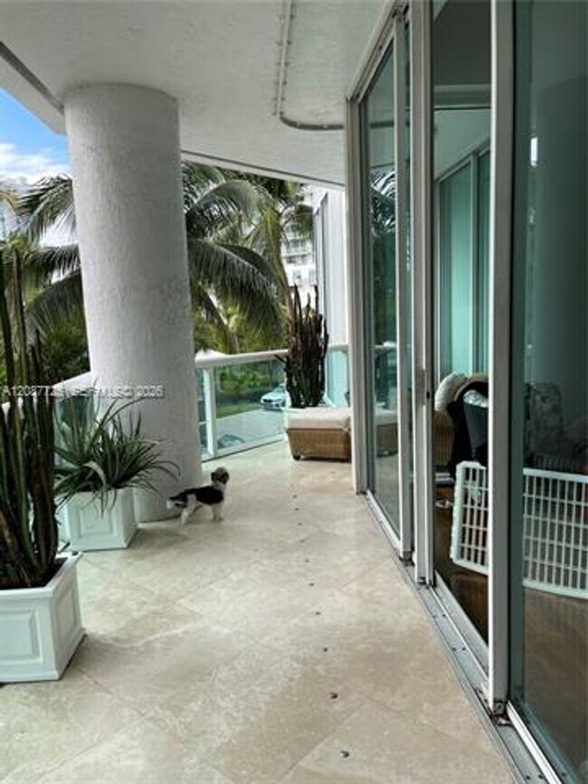 Building Photo - 16500 Collins Ave