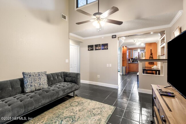 Building Photo - 2423 N Seabury Pl