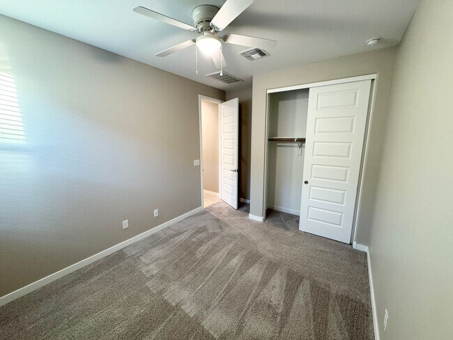 Building Photo - Beautiful Single Level Home Near Verrado!