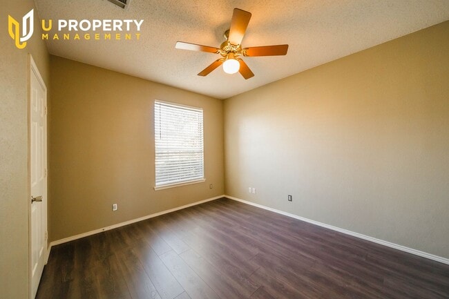 Building Photo - A Sweety Corner Home in Lewisville, Don't ...