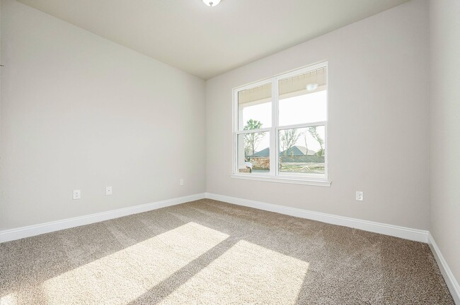 Building Photo - 5388 Parkside Dr