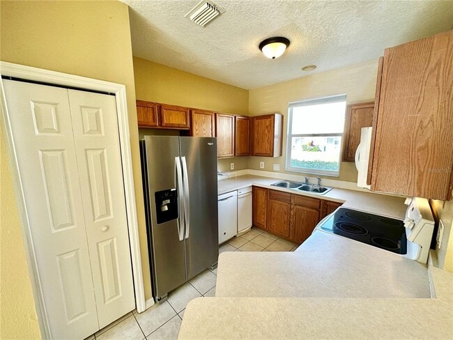 Building Photo - 12249 Country White Cir