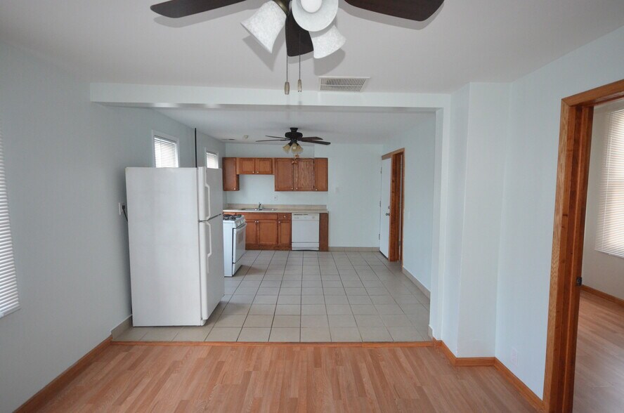 Building Photo - 2815 W 25th Pl