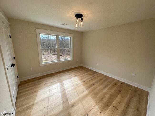Building Photo - 128 Mountain Ave